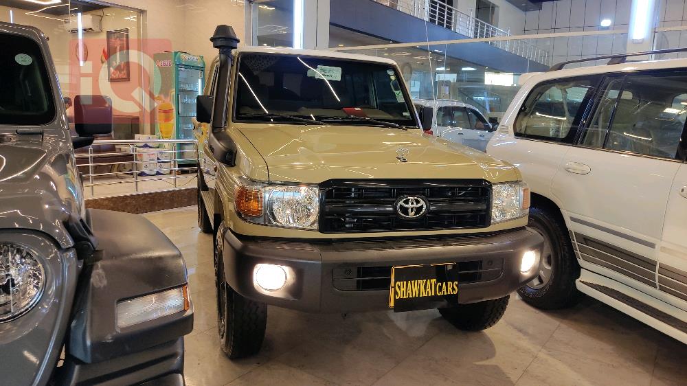 Toyota Land Cruiser 70 Pickup